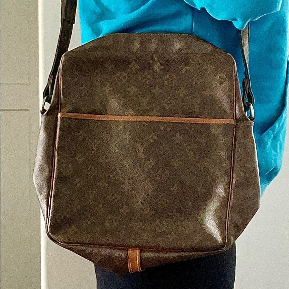 AUTHENTIC Louis Vuitton Vintage Messenger Shoulder Bag Brown Monogram
